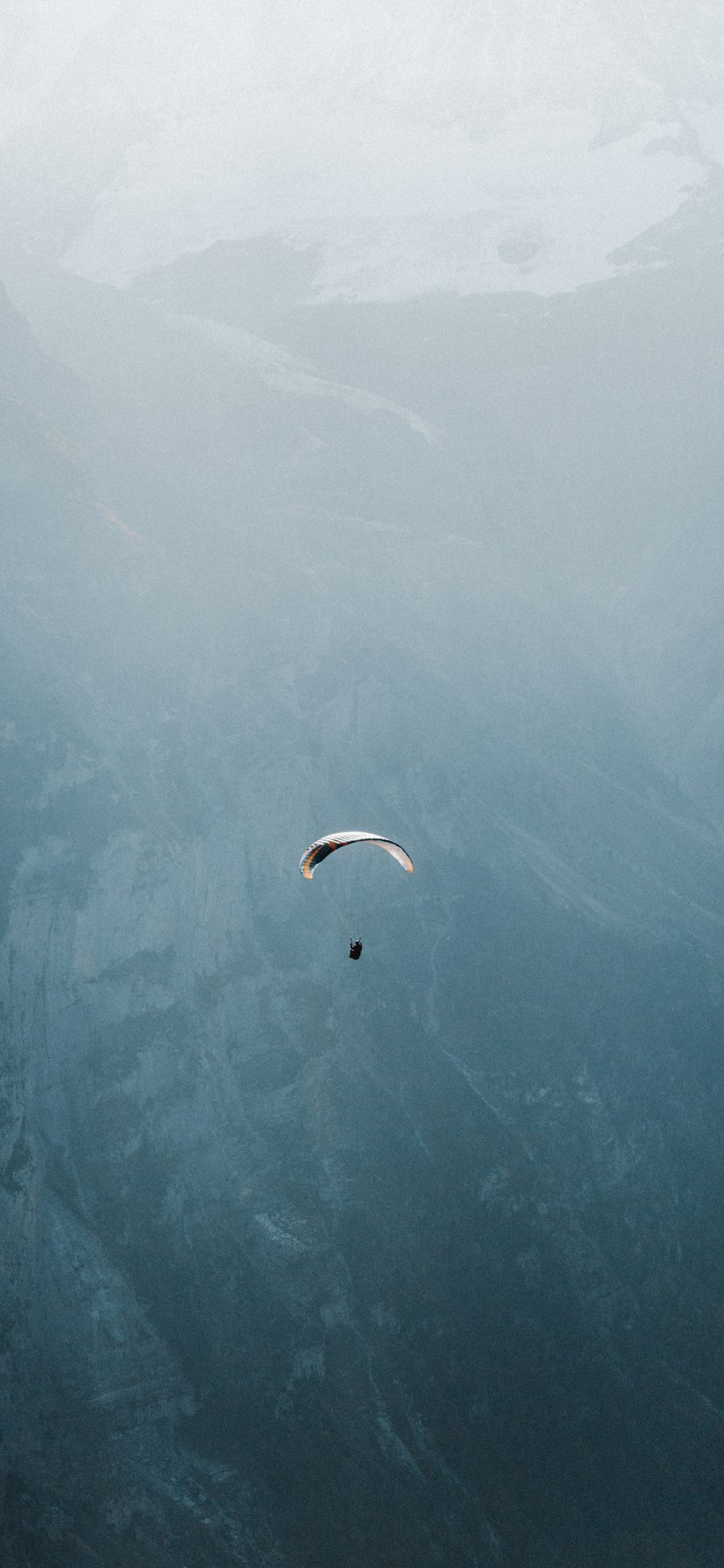 [2436×1125]降落伞 高空 高山 竞技 苹果手机壁纸图片