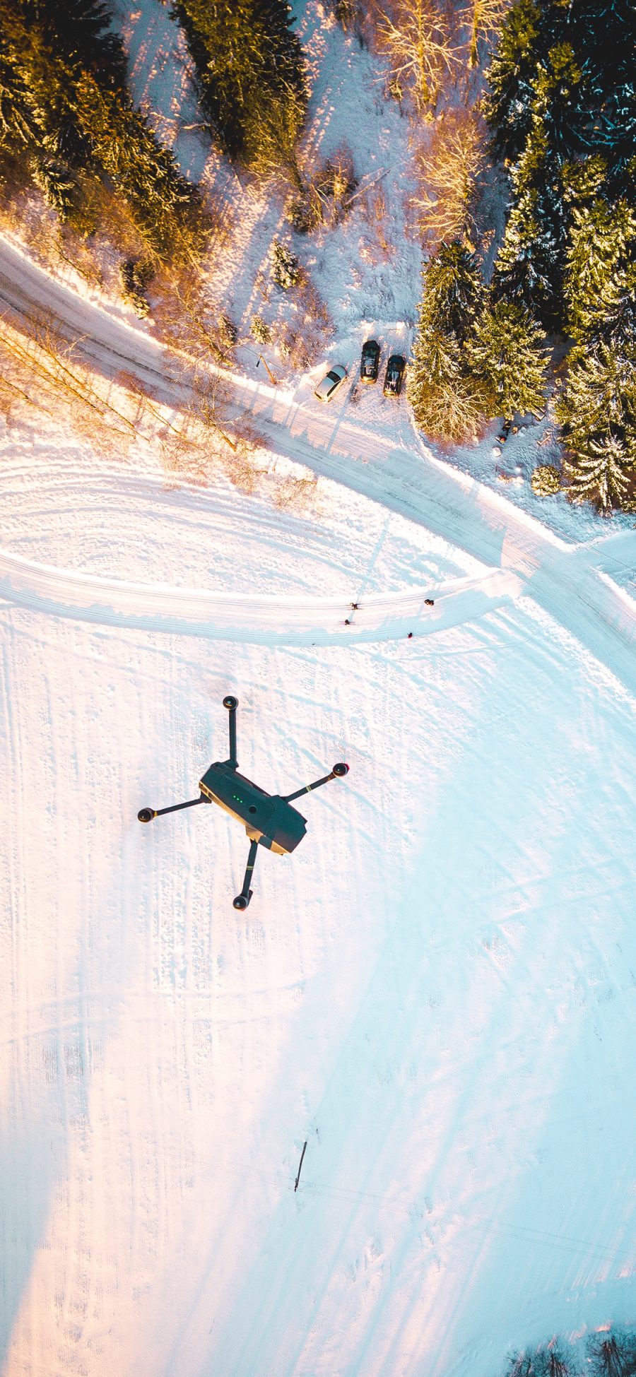 [2436×1125]雪地美景 俯拍 无人航拍器 苹果手机壁纸图片