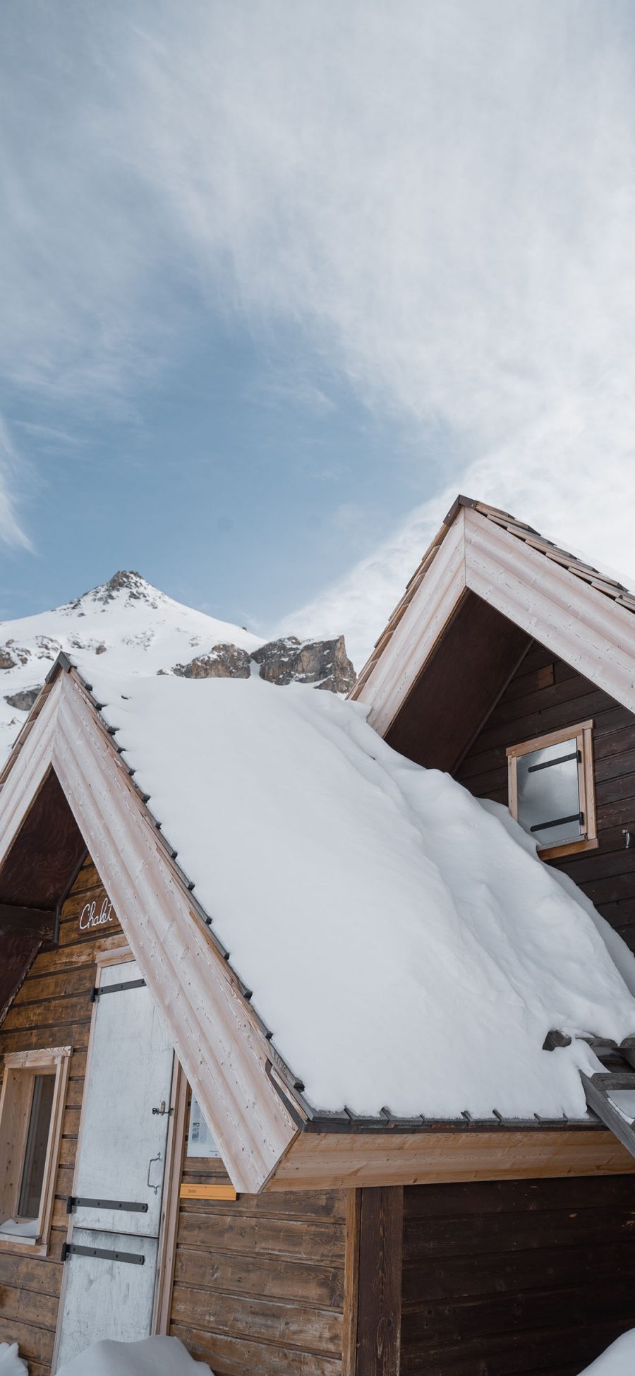 [2436×1125]雪屋 雪季 屋顶 木屋 苹果手机壁纸图片