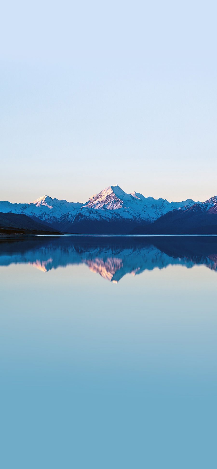 [2436×1125]雪山 对称 倒影 山水 蓝色 大自然 苹果手机壁纸图片