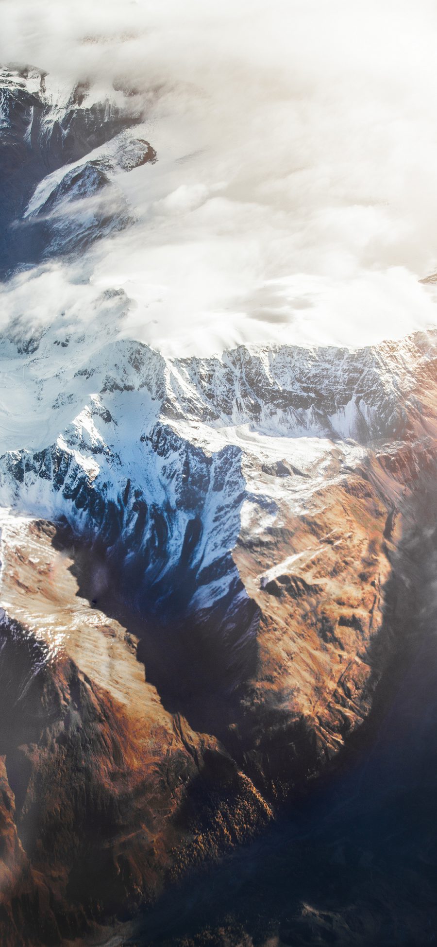 [2436×1125]雪山 山顶 景色 航拍 云雾 苹果手机壁纸图片