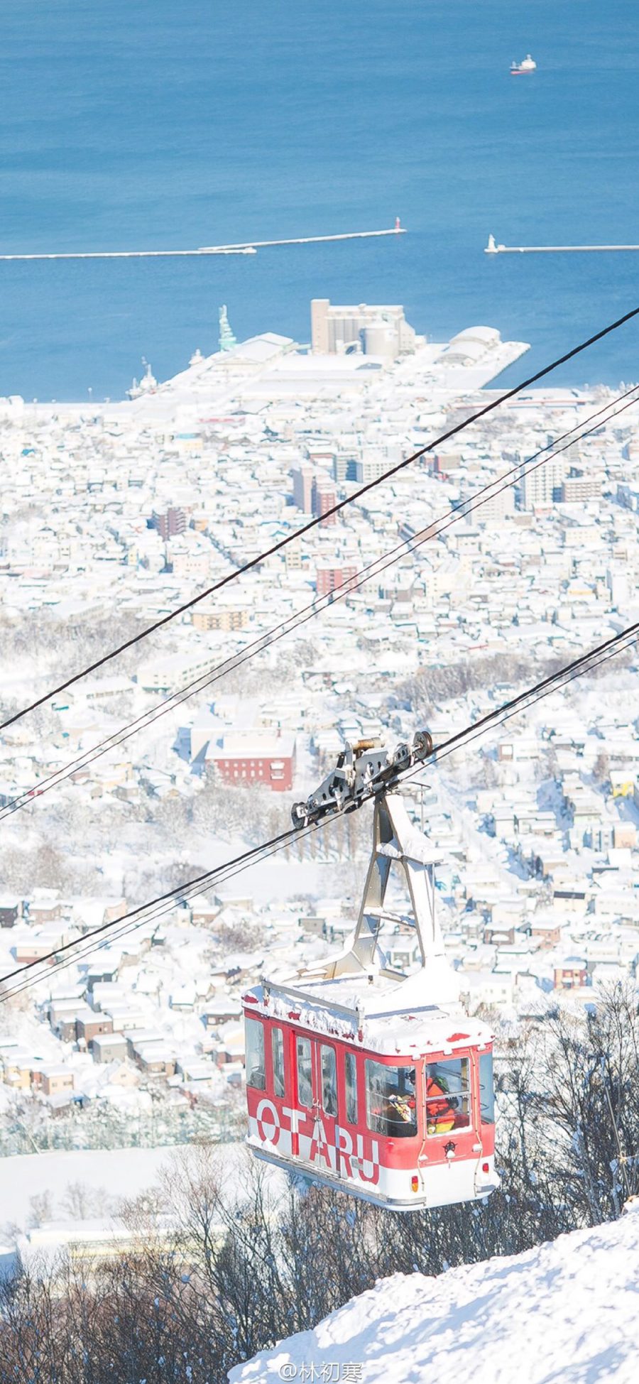 [2436×1125]雪山 白雪覆盖 缆车 绳索 苹果手机壁纸图片