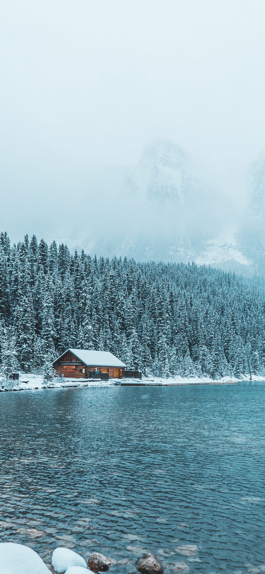 [2436×1125]雪景 湖水 雪山 房屋 苹果手机壁纸图片