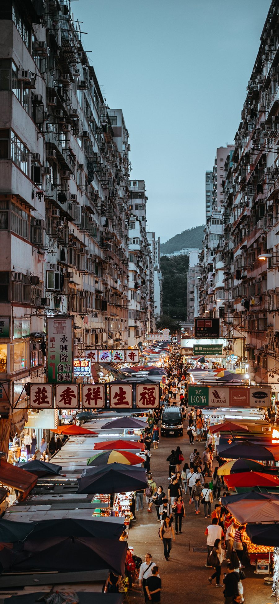 [2436×1125]香港 城市 夜市 街道 楼房 建筑 苹果手机壁纸图片